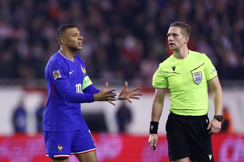 萨索洛主场迎战佛罗伦萨，保级无忧对决深陷泥潭