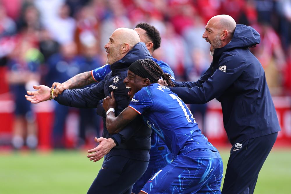 英媒：如果斯洛特下课，利物浦可能让杰拉德担任临时主帅